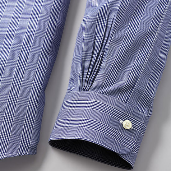 Деталь рубашки Brooks Brothers