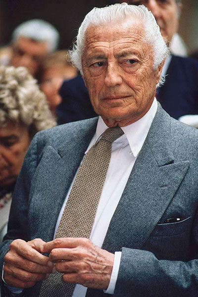 Аньелли в рубашке Brooks Brothers